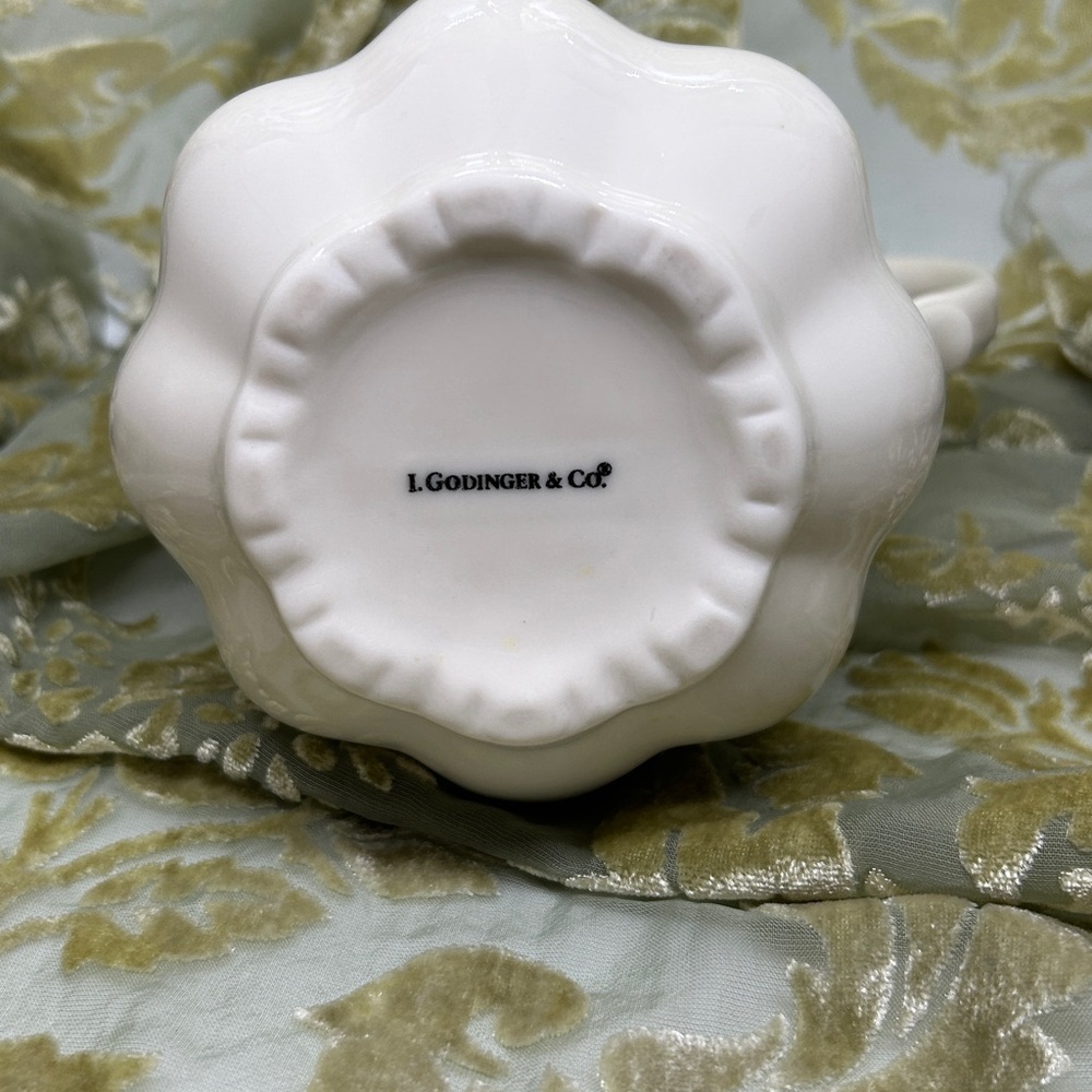 Vintage I. Godinger & Co. Porcelain Pitcher Cream Color,Scalloped Design - Picture 8 of 10